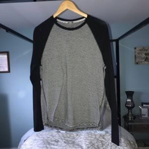 EUC Vince. Sm M Black Gray Striped Long Baseball